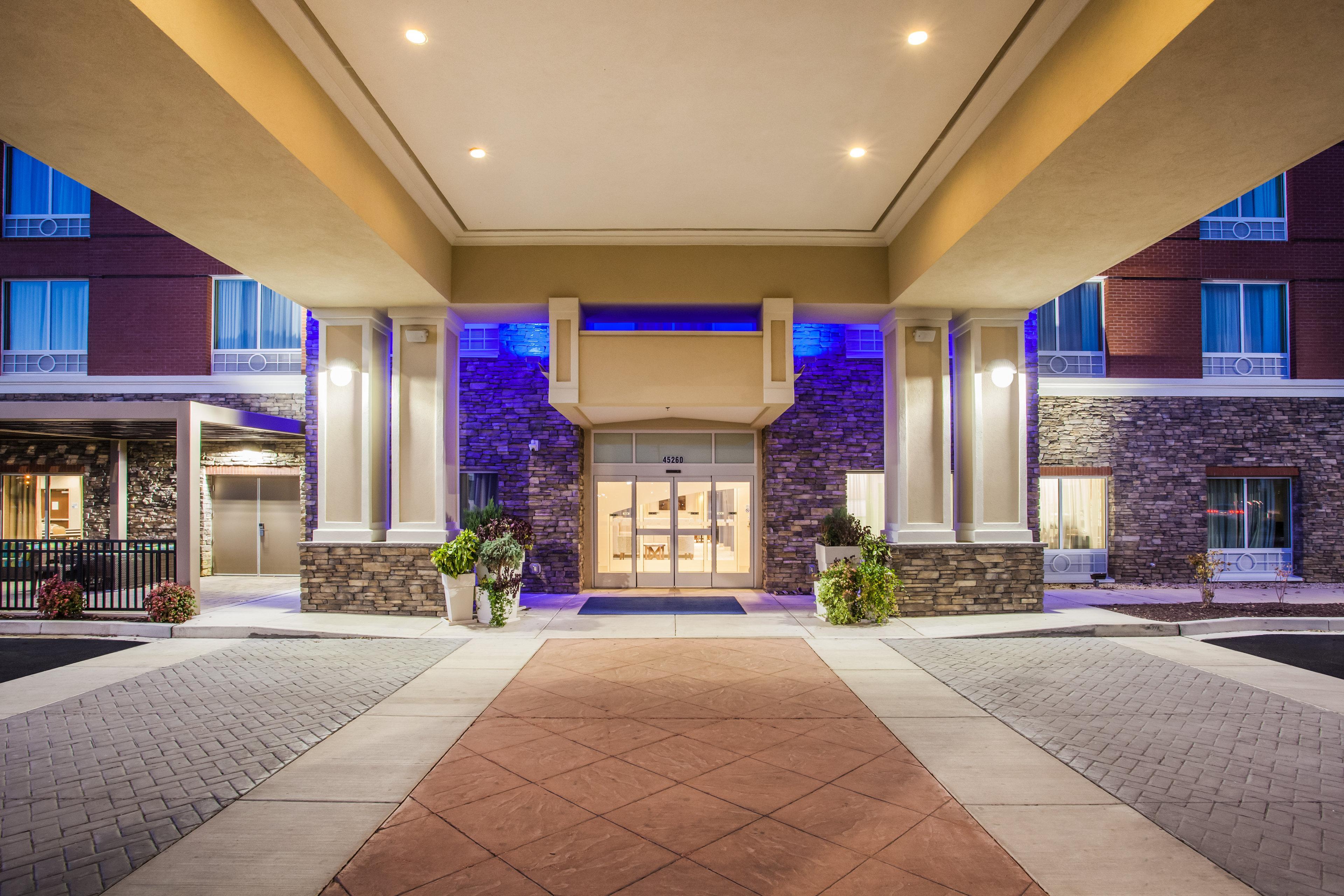 Holiday Inn Express & Suites Lexington Park California By Ihg Zewnętrze zdjęcie